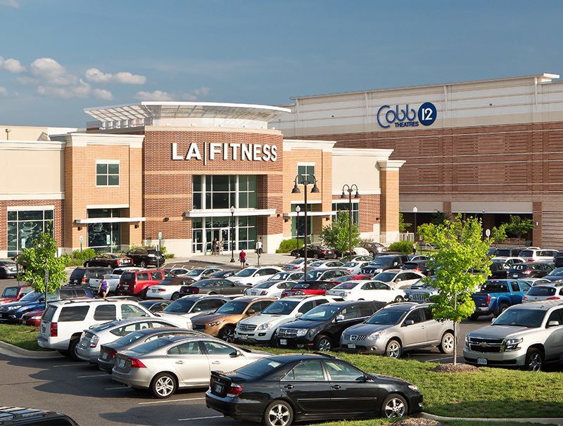 val cobb la fitness parking lot