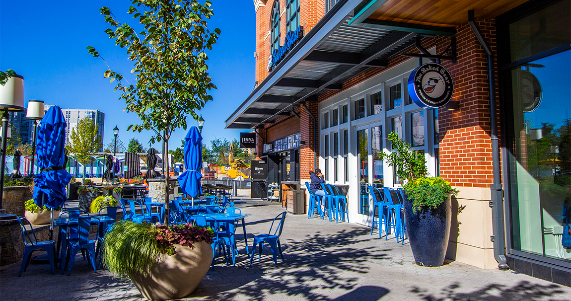 the baked bear with outside tables