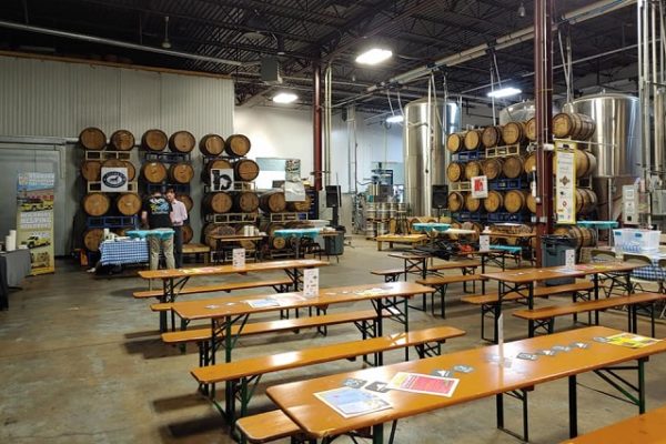 brewery-with-wooden-tables