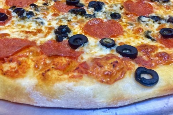 pepperoni-and-olive-pizza