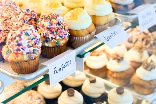 danas_cake_shoppe_5 bakery case